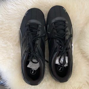 NWOT PUMA tennis shoes
